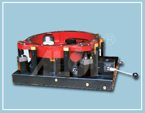 The flywheel housing process hydraulic clamp